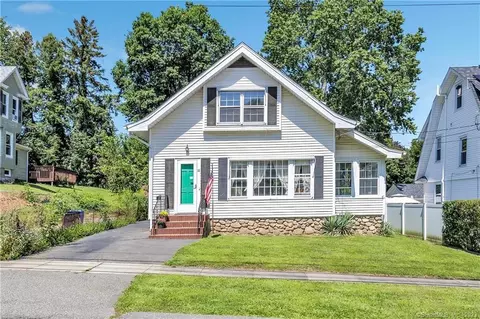 112 Park St, Stratford, CT 06614