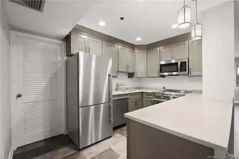 1633 Washington Blvd #6A, Stamford, CT 06902