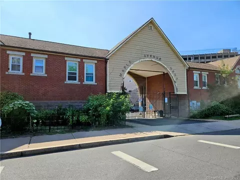 17 Dean St #17, Hartford, CT 06114