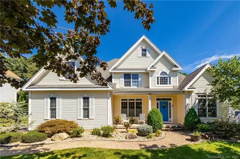 40 Murphy Dr, Rocky Hill, CT 06067