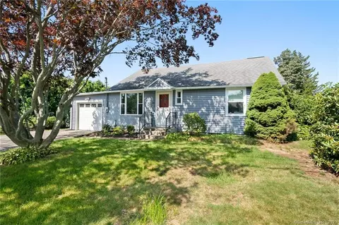 20 Tiffany Ave, Waterford, CT 06385