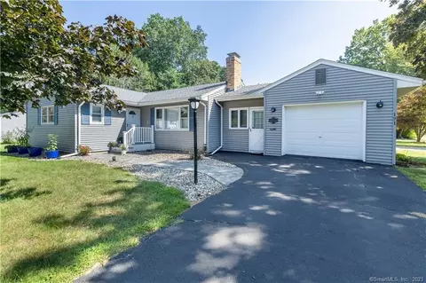 171 Glenview Dr, Newington, CT 06111