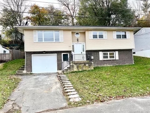 128 Lucille St, Waterbury, CT 06708