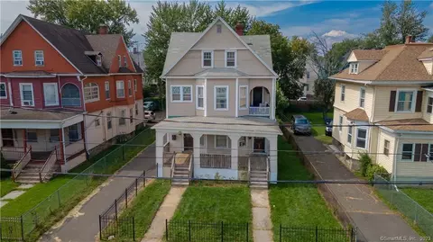 25 Irving St, Hartford, CT 06112