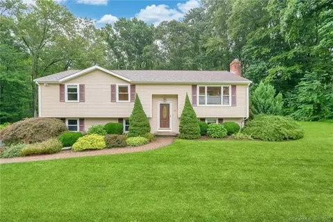 22 Berkshire Dr, East Hampton, CT 06424