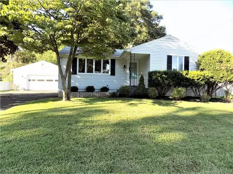 16 Robbin Rd, Enfield, CT 06082
