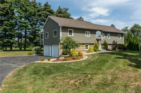 27 Standish Rd, Ellington, CT 06029