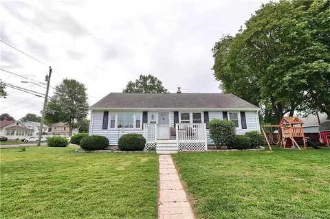51 Edmund St, Newington, CT 06111