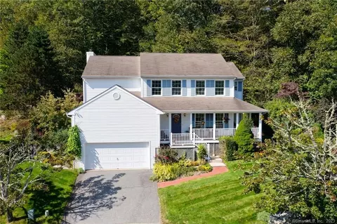 39 Clairmont Cir, Groton, CT 06355