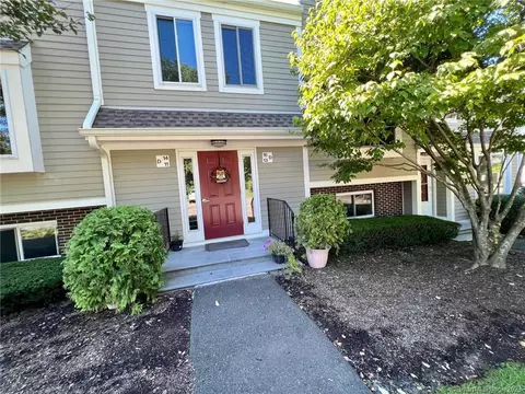 71 Aiken St #D16, Norwalk, CT 06851