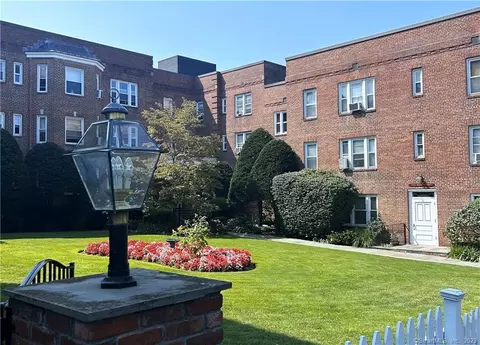 70 Strawberry Hill Ave #5-3C, Stamford, CT 06902