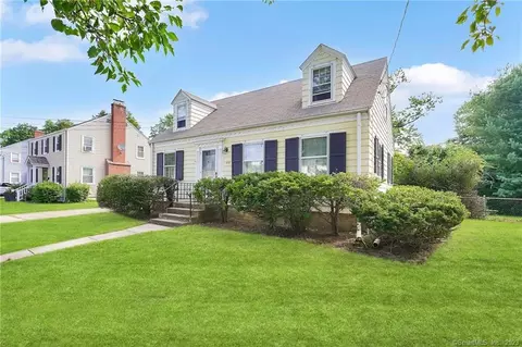 215 Fairview Ave, Hamden, CT 06514