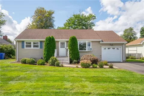 89 Michael Ln, Newington, CT 06111
