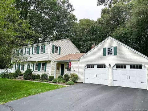 13 Monticello Dr, East Lyme, CT 06333
