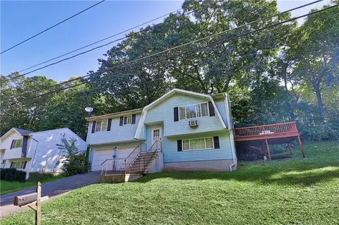 123 Spring Brook Rd, Waterbury, CT 06706