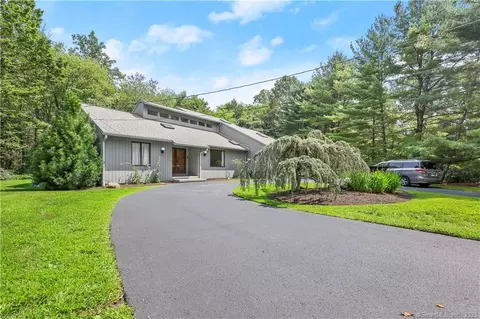 150 Alexandra Dr, Stratford, CT 06614