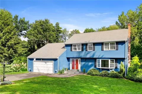 8 Harvest Hill Rd, Simsbury, CT 06092