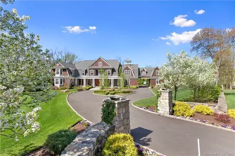 75 Canterbury Ln, Ridgefield, CT 06877