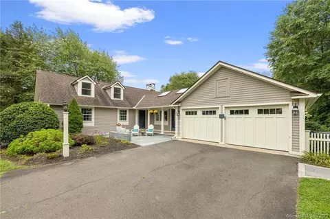 83 Sunny Reach Dr, West Hartford, CT 06117