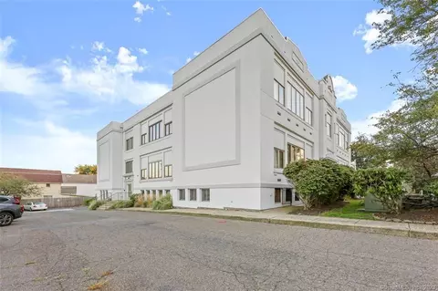 91 Stowe Ave #104, Milford, CT 06460