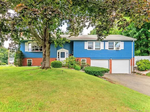 15 Trivet Ln, Wethersfield, CT 06109