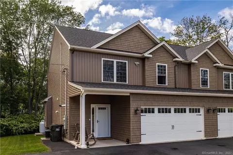 44 Eustis St #A, Watertown, CT 06779