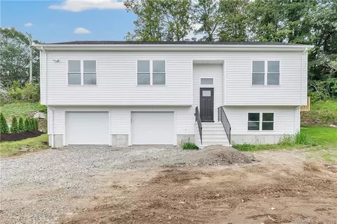 18 High St, Seymour, CT 06483