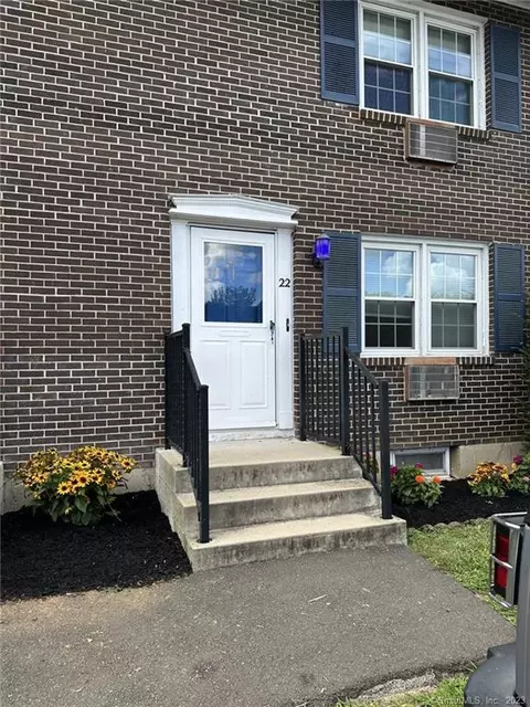 22 Woodridge Dr #22, Cheshire, CT 06410