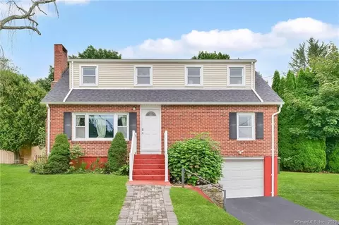 30 Lambert Dr, Norwich, CT 06360