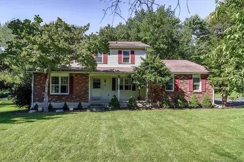 26 Richter Dr, Danbury, CT 06811
