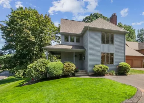 338 Cavan Ln, Glastonbury, CT 06033