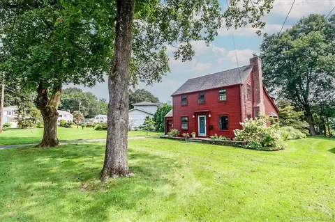 8 Green Ave, Danbury, CT 06810