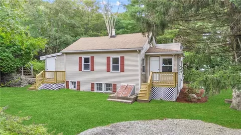 641 Hanover Rd, Scotland, CT 06331