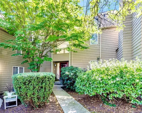 57 Timberwood Rd #57, West Hartford, CT 06117