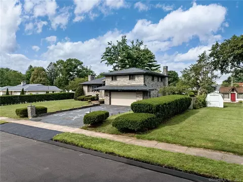 17 Sawka Dr, East Hartford, CT 06118