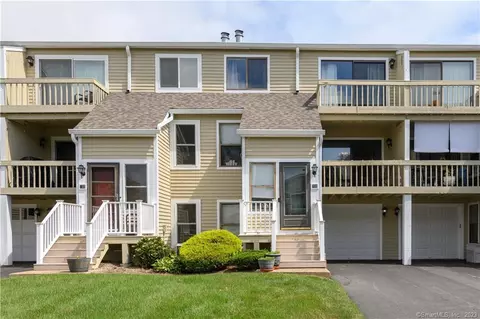 735 Robert Frost Dr #735, Branford, CT 06405