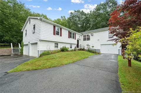 292 Cow Hill Rd, Groton, CT 06355