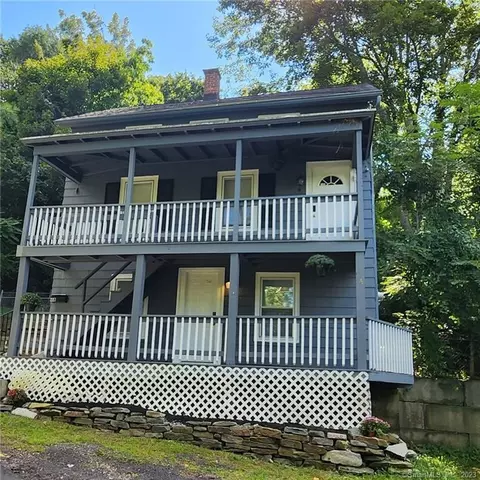 4 Maiden Ln, Vernon, CT 06066