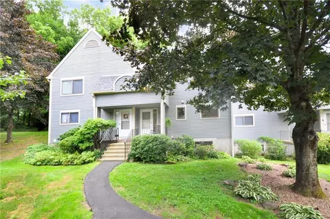 5 Quail Dr #5, Tariffville, CT 06081