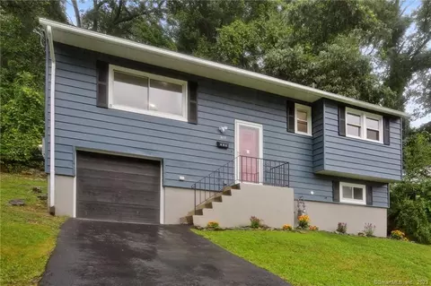 329 Robinwood Rd, Waterbury, CT 06708