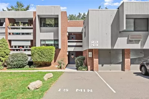 97 Wilton Crst #97, Wilton, CT 06897