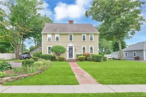 1424 Enfield St, Enfield, CT 06082