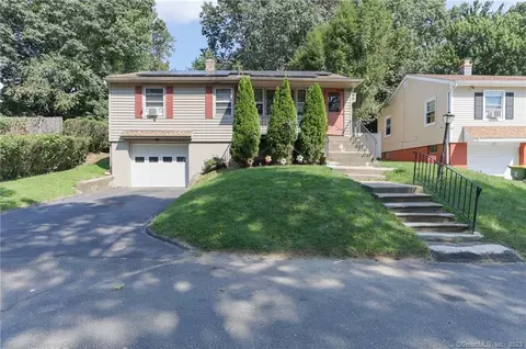 30 Doran St, Waterbury, CT 06704