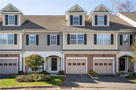59 Park Place Cir #59, West Hartford, CT 06110