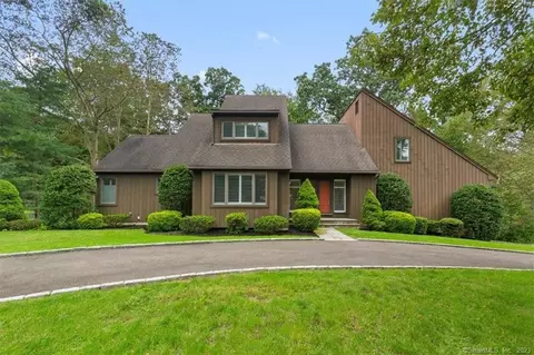 37 E Ridge Rd, Stamford, CT 06903