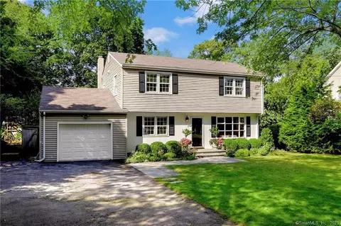 2 Shepherd St, Norwalk, CT 06851