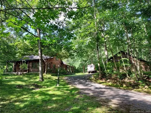 513 W Main St, Hebron, CT 06231