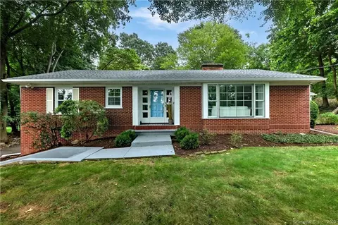 62 Browns Ln, Fairfield, CT 06824