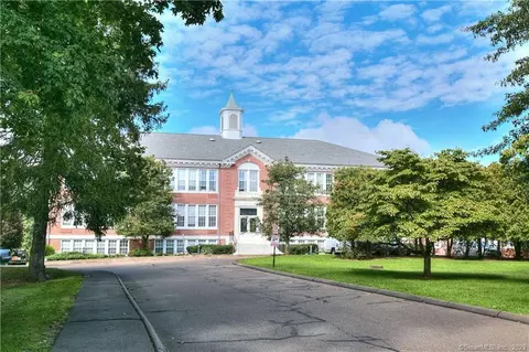 35 Bridge St #101, Westport, CT 06880