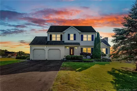 151 Edwin Ln, Thomaston, CT 06787